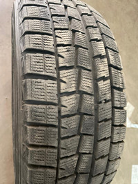 4 pneus dhiver P215/65R16 98T Dunlop Winter Maxx 14.5% dusure, mesure 10-9-9-10/32