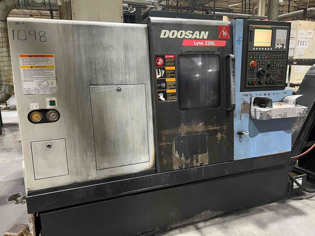 2010 Doosan Lynx 220LC Turning Center in Other Business & Industrial - Image 3