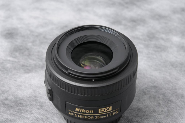 AF-S DX Nikkor 35mm F/1.8G + Lens Hood &amp; Bag (ID: 1659) in Cameras & Camcorders - Image 3