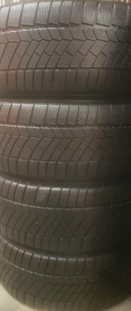(WH29) 4 Pneus Hiver - 4 Winter Tires 225-50-18 Continental Run Flat 5-6/32 in Tires & Rims in Greater Montréal