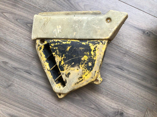 1979 Yamaha YZ250 YZ400 Air Cleaner Box & Cover in Motorcycle Parts & Accessories - Image 2