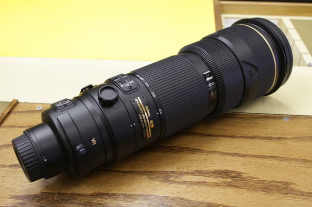 Used Nikon AF-S Nikkor 200-400mm f/4G II ED VR + Case + Additional Drop-In Filter   (ID-1131(RS))   BJ PHOTO in Cameras & Camcorders - Image 2