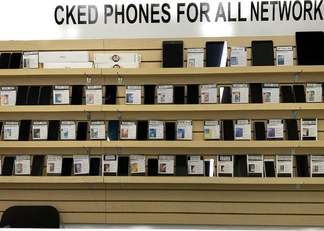UNLOCKED iPhone XR 64GB, 128GB, 256GB New Charger 1 YEAR Warranty!!! Spring SALE!!! in Cell Phones in Calgary - Image 4