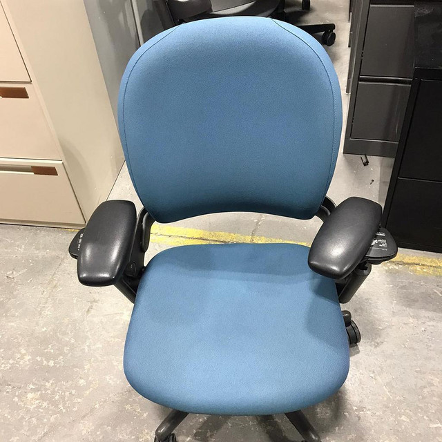 Steelcase Leap V1 Chair-Excellent Condition-Call us now! in Chairs & Recliners in Toronto (GTA) - Image 3