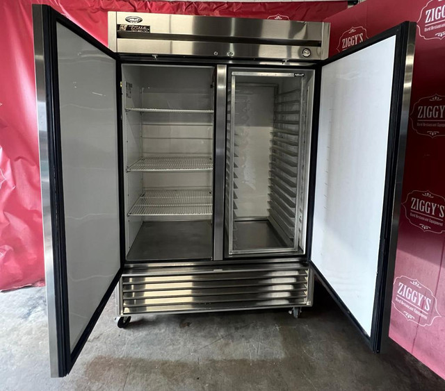 54” true double door T-49 Fridge cooler for only $2695 ! Can ship anywhere in Industrial Kitchen Supplies - Image 2