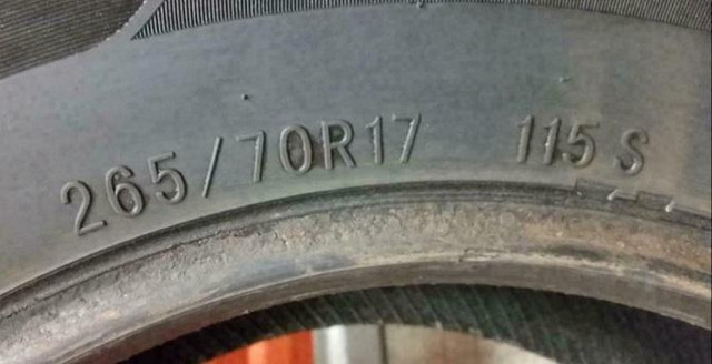 (ZH44) 1 Pneu Hiver - 1 Winter Tire 265-70-17 Minerva (Cloute - Studded) 10/32 in Tires & Rims in Laval / North Shore - Image 3