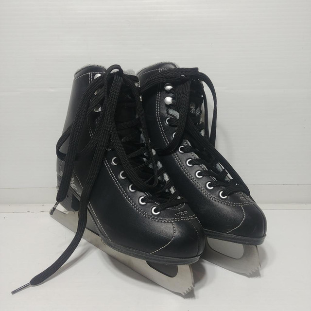 Aurora Blade Runner Figure Skates - Size 5 - Pre-owned - LKS3YB in Other in Calgary