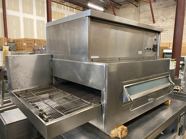 Middleby Marshall Conveyer Pizza Oven in Industrial Kitchen Supplies - Image 3