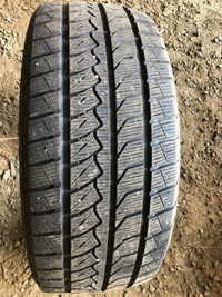 4 pneus d'hiver P235/50R17 101V Farroad FRD79 13.5% d'usure, mesure 9-9-9-9/32
