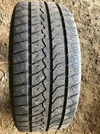 4 pneus d'hiver P235/50R17 101V Farroad FRD79 13.5% d'usure, mesure 9-9-9-9/32