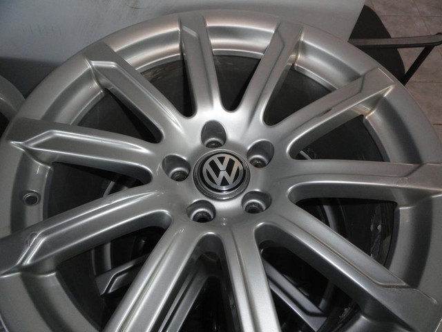 4 MAGS VOLKSWAGEN 18 POUCES 5X112 A VENDRE in Tires & Rims in Québec