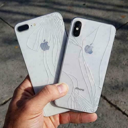 iphone Back replacment and Broken Screen Replacement And repair iPhones Also buy Broken phones in Cell Phone Accessories in City of Montréal