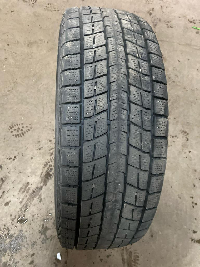 4 pneus dhiver P245/65R17 107R Dunlop Winter Maxx SJ8 34.5% dusure, mesure 9-10-9-9/32 in Tires & Rims in Québec City - Image 4