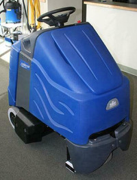 Windsor Chariot iVacuum - Wide Area Vacuum!  Stand on unit!!
