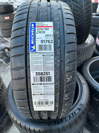 225/40/19 255/35/19 4 pneus ÉTÉ Michelin TAKE OFF NEUF