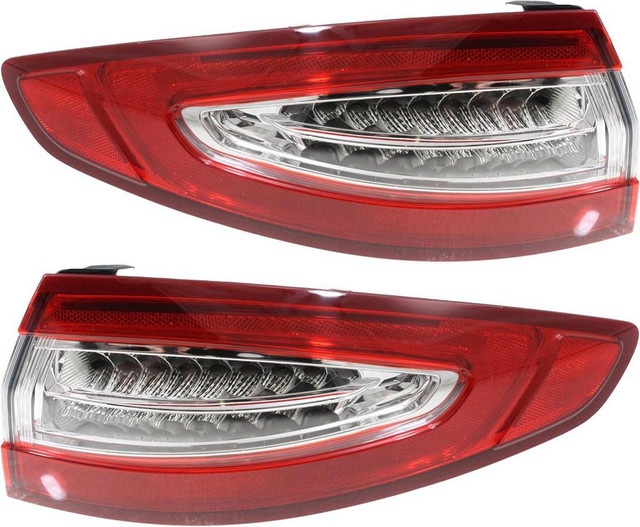 FORD FUSION tail light feu arrière 2013-2016 in Auto Body Parts in Greater Montréal