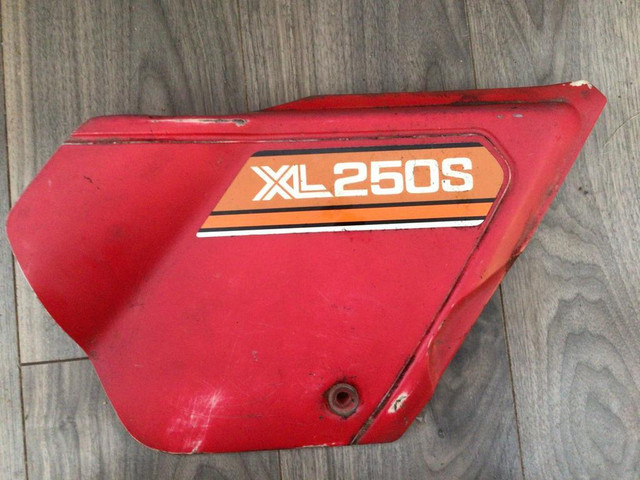 1979 1980 Honda Right Side Cover in Motorcycle Parts & Accessories