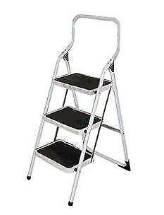 2 STEP PLATFORM LADDERS WITH TOOL TRAY in Ladders & Scaffolding in Edmonton - Image 2