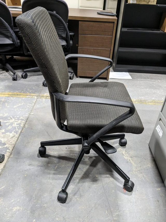Haworth X99 Office Chair in Good Condition-Call us now! in Chairs & Recliners in Toronto (GTA) - Image 2