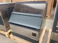 Blue Air Undercounter Ice Machine, Crescent Shaped Ice Cubes -251 lbs/24 HRS,96LBS Storage