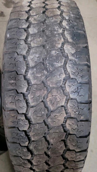 4 pneus dété LT275/70R18 125/122R Goodyear Wrangler AT Adventure W/Kevlar (LT) 45.5% dusure, mesure 8-9-9-7/32
