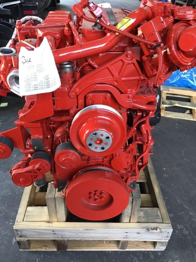 Surplus Cummins Engine Assembly ISB6.7-220, CPL4569, CM2350 in Engine & Engine Parts