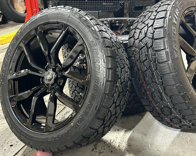 Brandnew 2023 Land Rover Defender 22 rims and Toyo Open Country AT3 tires in Tires & Rims in Edmonton Area - Image 3