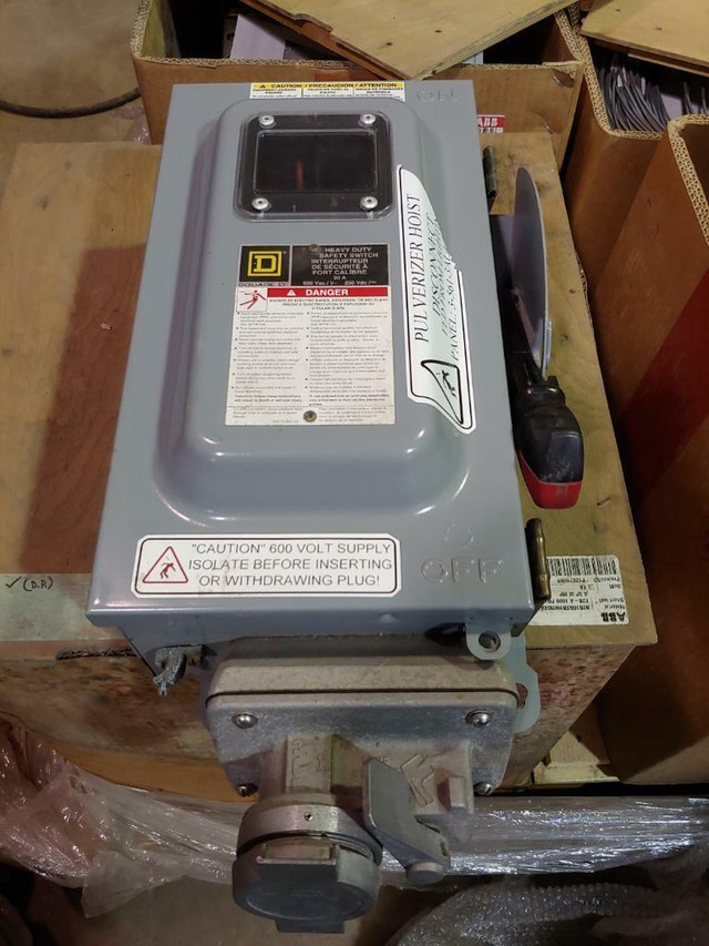 Square D 30 Amp, 600 Volt Heavy Duty Fusible Disconnect - CH361AWC - 4 Pole Receptacle in Other Business & Industrial