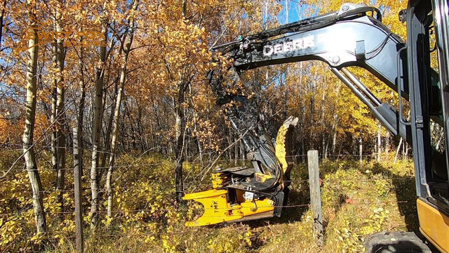 Tree Shear Attachment for Skid Steers and Excavators. Cut and hold the trees and brush. in Heavy Equipment Parts & Accessories in Saskatchewan - Image 3