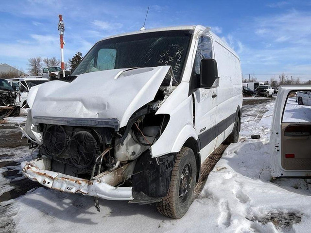 2007 DODGE SPRINTER 2500 3.5L GAS 144WB Parting Out in Auto Body Parts in Saskatchewan - Image 2