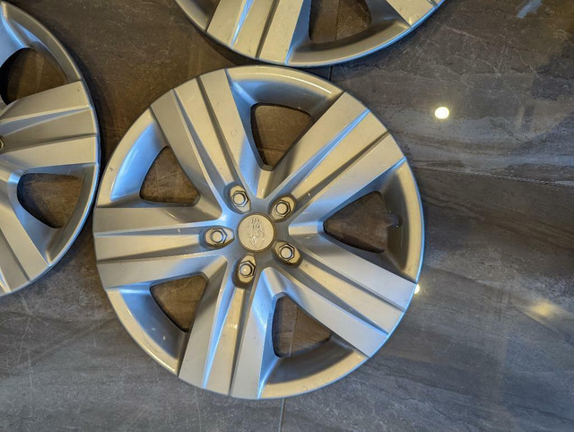 BRAND NEW   SUBARU OUTBACK   FACTORY OEM 17 INCH WHEEL COVER SET OF     FOUR. NEVER USED in Tires & Rims in Ontario - Image 4