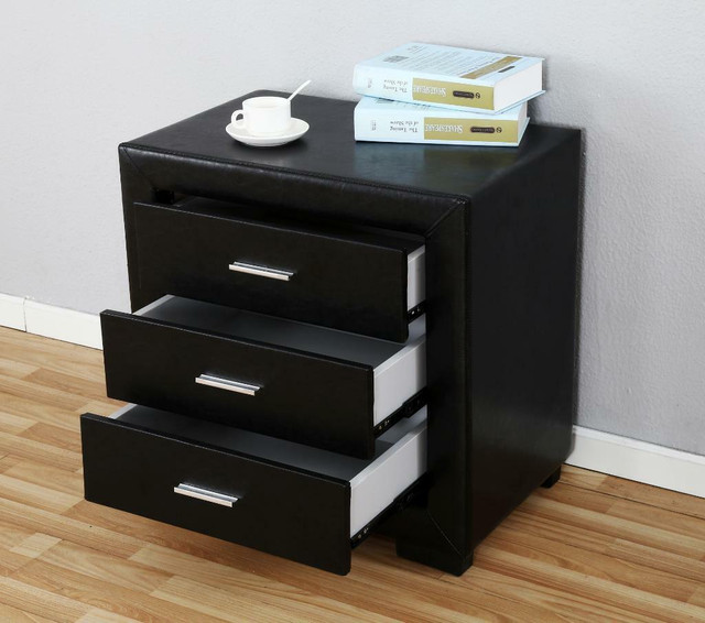 NEW 3 DRAWER NIGHTSTAND UPHOLSTERED MODERN NIGHT STAND BEDROOM TABLE WSS924 in Other Tables in Alberta