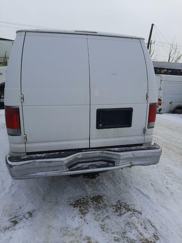 2011 Ford E250 Extended Van 5.4L RWD Parts Outing in Auto Body Parts in Manitoba - Image 3