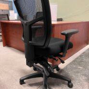 Mesh Back Task Chair – Black in Chairs & Recliners in Hamilton - Image 2
