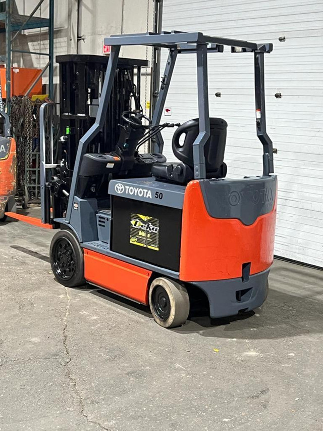 2018 Toyota 8FBCHU25 Counterbalance 48V Electric Forklift 5,000 Lbs Capacity 4-Stage Mast With Sideshift in Heavy Equipment Parts & Accessories in Ontario - Image 2