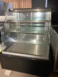 Igloo JMRTP3 Refrigerated Pastry Case - 3FT Bakery Display Cooler - Rent to Own $44 per week / 1 year rental