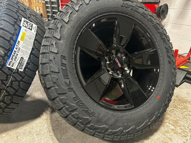 Chevy Colorado / GMC Canyon Black alloy rims and tires in Tires & Rims in Edmonton Area - Image 3