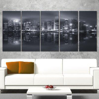 Made in Canada - Design Art Hong Kong Black and White Skyline 5 Piece Wall Art on Wrapped Canvas Set
