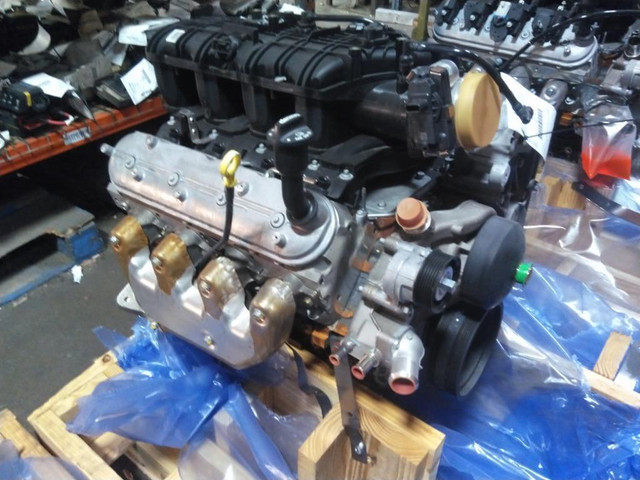 New GMC 6.0 LC8 Engine Assembly Sierra Denali in Engine & Engine Parts - Image 2