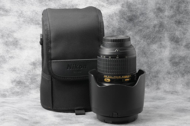 Nikon AF-S Nikkor 24-70mm f/2.8G ED + hood + bag   (Used ID-1118 CK) in Cameras & Camcorders