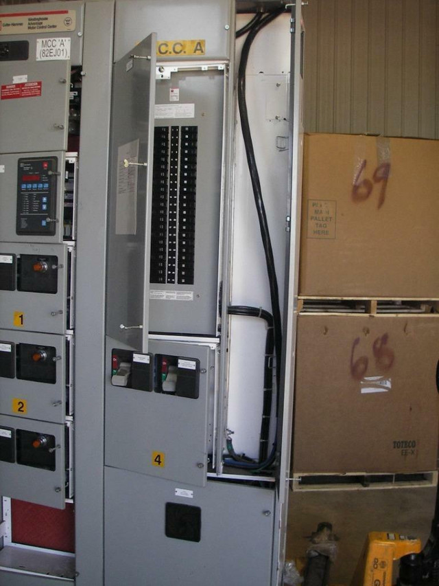 400 AMP Cutler Hammer MCC with Electronic CT Display and 225 Amp 120/208V Distribtuion in Other Business & Industrial - Image 3