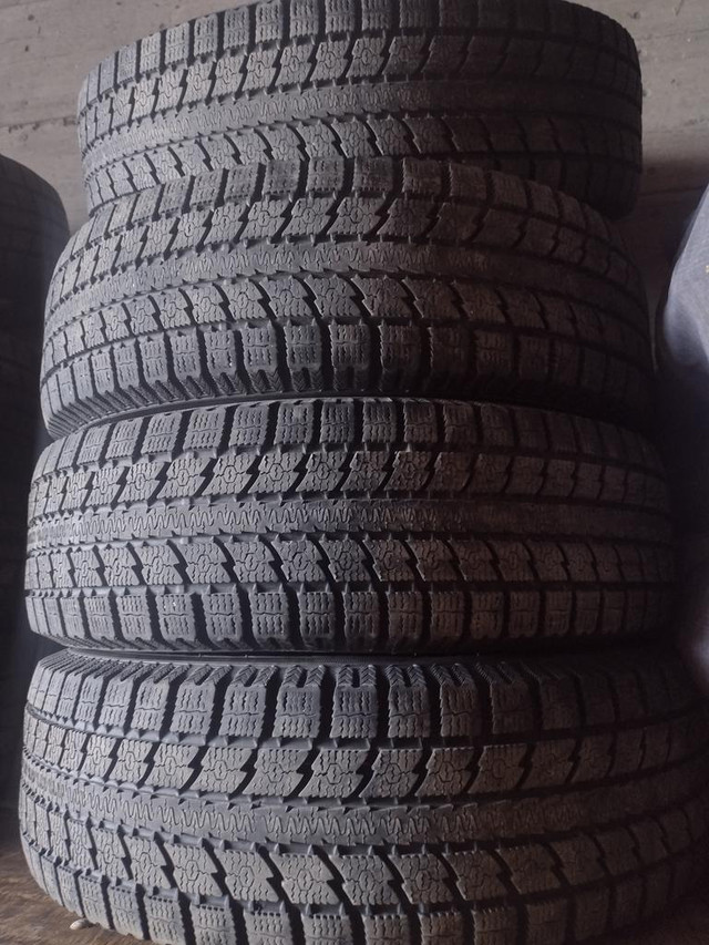 4 pneus d hiver 205/70r16 Toyo en bon état in Tires & Rims in Lévis - Image 3