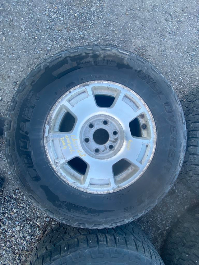 265/70R17Set of 4 rims and tires that  came off from a 2009 CHEVROLET AVALANCHE. in Auto Body Parts in Calgary - Image 2