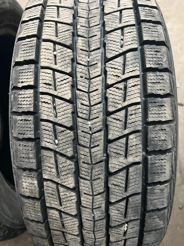 4 pneus dhiver P235/55R17 99R Dunlop Winter Maxx SJ8 25.5% dusure, mesure 10-9-11-11/32 in Tires & Rims in Québec City - Image 3