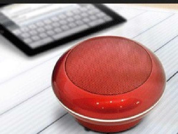 Divoom BLUETUNE-POP Bluetooth Speaker, Red in General Electronics in West Island - Image 2