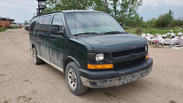 Parting out WRECKING: 2004 Chevrolet Express Van 2500 in Other Parts & Accessories in Toronto (GTA)