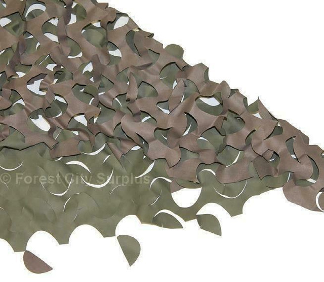 CAMO NETTING - IDEAL FOR PAINTBALL - AIRSOFT - HUNTING AND ALSO HALLOWEEN ! in Paintball in Ontario