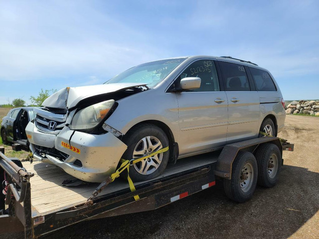 Parting out WRECKING: 2005 Honda Odyssey EX-L  Parts in Other Parts & Accessories - Image 4