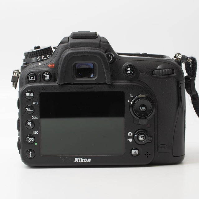 Nikon D7100 Camera body (ID - C-839) in Cameras & Camcorders - Image 4