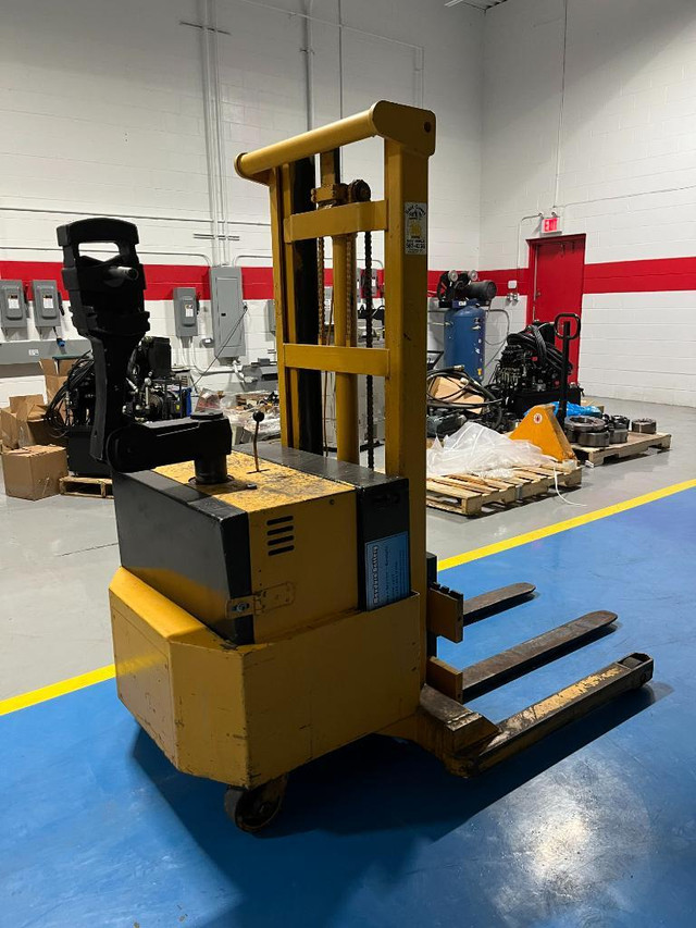 Industrial Hand Operated Electrical Forklift/Lift Truck (3000 lbs capacity) in Other Business & Industrial - Image 3